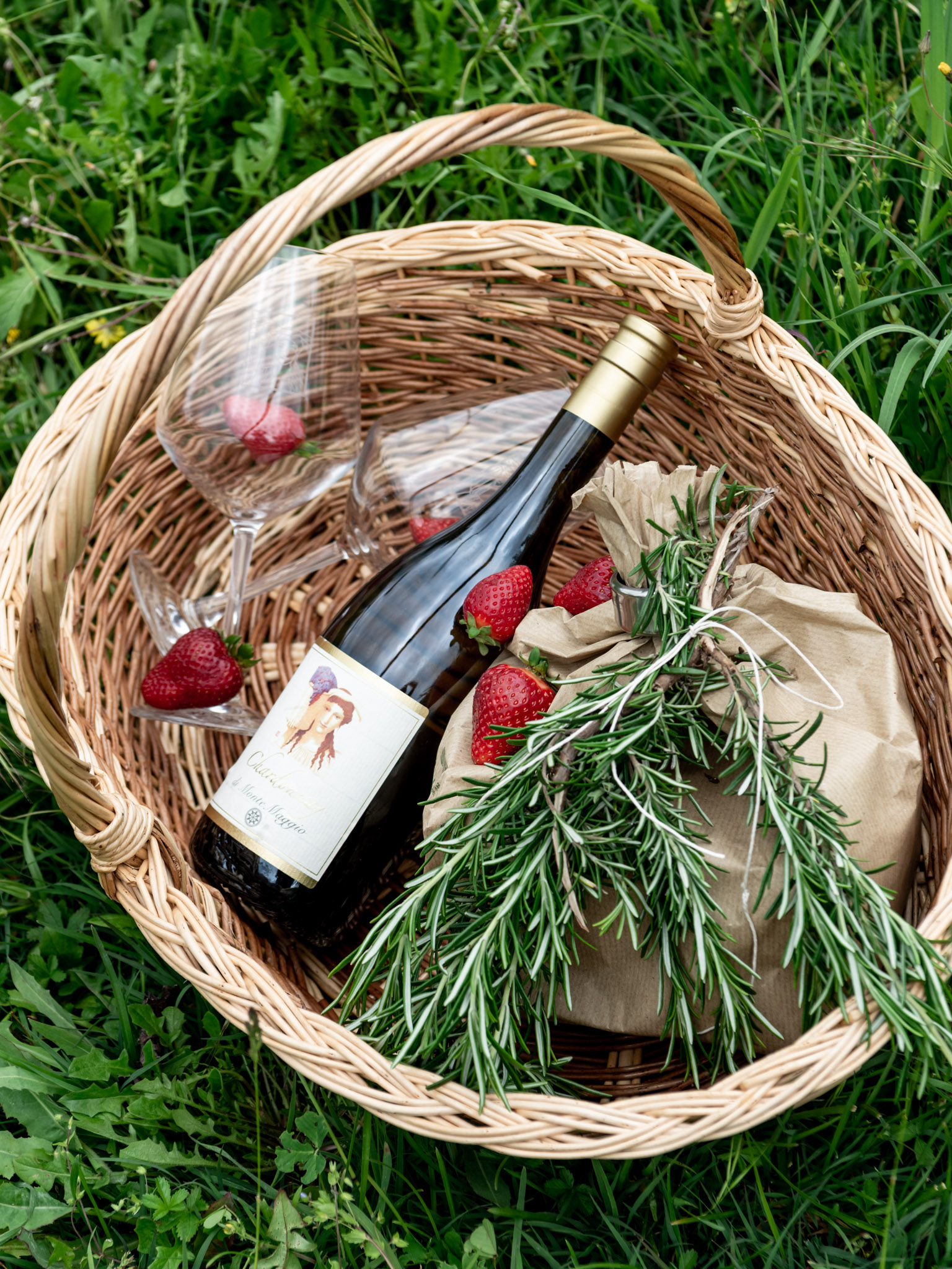 Chardonnay di Montemaggio is a white organic Tuscan wine